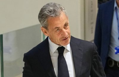 Ο Γάλλος πρώην πρόεδρος κρίθηκε ένοχος την Πέμπτη για την παράνομη χρηματοδότηση της προεκλογικής εκστρατείας του Σαρκοζί από τη Λιβύη του Μουάμαρ Καντάφι