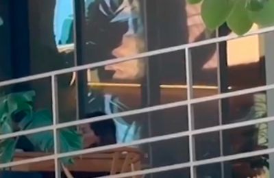 Η στιγμή που ο Μπισμπίκης επιστρέφει στο σπίτι - Τον περίμενε η Βανδή 