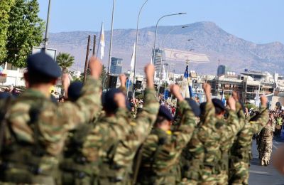Παρευρέθηκαν επίσης πολιτικοί αρχηγοί και εκπρόσωποι κομμάτων, η θρησκευτική και στρατιωτική ηγεσία, καθώς και Πρέσβεις και ακόλουθοι Άμυνας ξένων χωρών