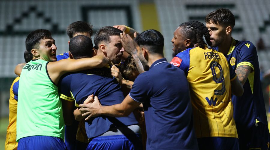 Θρίλερ στην Περιστερώνα και αγχωτική πρόκριση για ΑΕΛ! (vid)