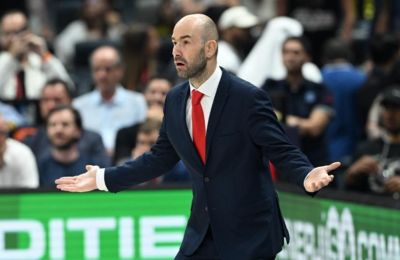 «Θέλω να παίρνουμε νίκες και να βελτιώνουμε το μπάσκετ»