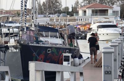 H καθυστέρηση στην αναχώρησή του σκάφους, που συμμετείχε στον διεθνή στολίσκο με προορισμό τη Γάζα, οφείλεται στηn αλλαγή του πληρώματος