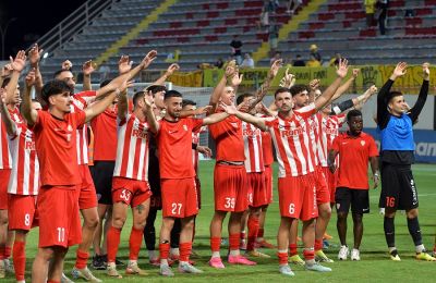 Κτίζει σερί με εμφατικό τρόπο η Νέα Σαλαμίνα