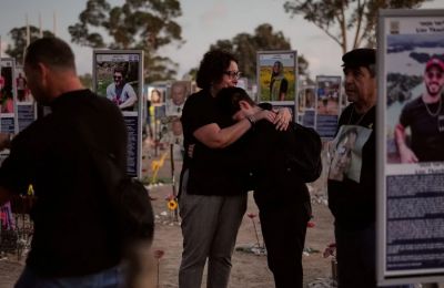Συγκλονίζουν Ισραηλινοί που κρατήθηκαν όμηροι από τη Χαμάς