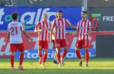 Νέα Σαλαμίνα: Άμυνα από... μπετόν!