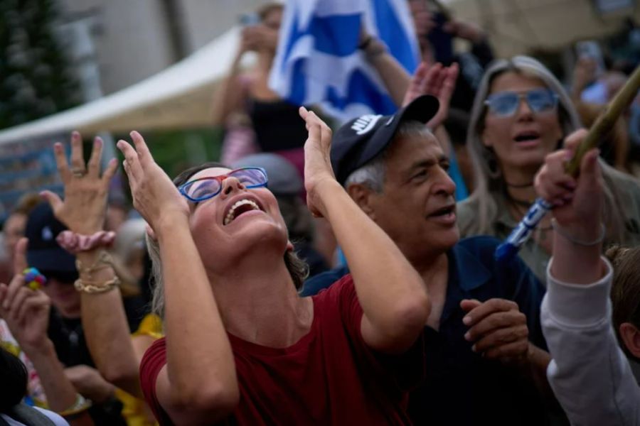 Ξεκινά η εφαρμογή της ιστορικής εκεχειρίας στη Γάζα