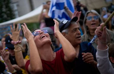 Ξεκινά η εφαρμογή της ιστορικής εκεχειρίας στη Γάζα 