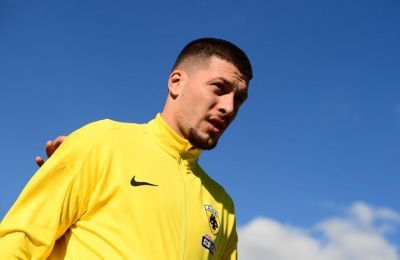 Με πρόβλημα τραυματισμού επιστρέφει από τη Σερβία ο Γιόβιτς!