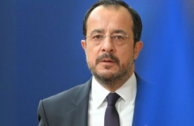 Για τη Σύνοδο Ειρήνης κατευθύνεται ο Πρόεδρος