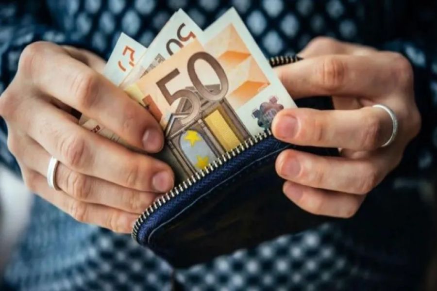 Στατιστική Υπηρεσία: €2.483 ο μέσος ακαθάριστος μισθός των υπαλλήλων Στατιστική Υπηρεσία: €2.483 ο μέσος ακαθάριστος μισθός των υπαλλήλων
