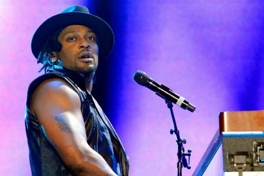 Πέθανε στα 51 ο βραβευμένος με Grammy τραγουδιστής Ντ' Άντζελο Πέθανε στα 51 ο βραβευμένος με Grammy τραγουδιστής Ντ' Άντζελο
