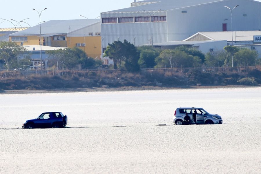 Κόλλησε για το τέλειο ηλιοβασίλεμα: Η φωτογραφία που στοίχισε ακριβά Κόλλησε για το τέλειο ηλιοβασίλεμα: Η φωτογραφία που στοίχισε ακριβά