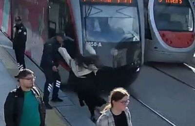 Ο φύλακας ασφαλείας την εντόπισε έγκαιρα και έσπευσε να τη σώσει