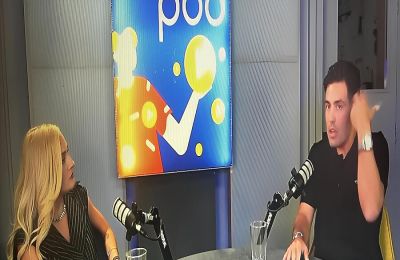 Ο Κώστας Μαρτάκης σε συνέντευξή του στη Ναταλία Αργυράκη παραδέχεται πως νιώθει ανακούφιση όταν ακούει για χωρισμούς φιλικών ζευγαριών.
