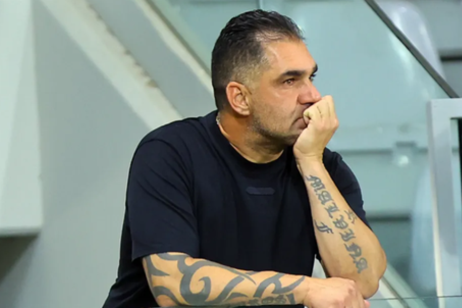 Στα λευκά η κηδεία του Σταύρου Δημοσθένους Στα λευκά η κηδεία του Σταύρου Δημοσθένους