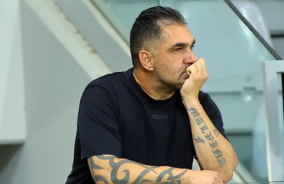 Στα λευκά η κηδεία του Σταύρου Δημοσθένους