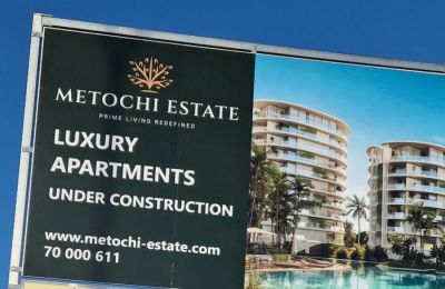 Σήμερα, το Metochi Estate χτίζεται πάνω σε γη που θα έπρεπε να είναι πάρκο για τη Δυτική Λευκωσία, σύμφωνα με τον Κωνσταντίνο Χριστοφίδη