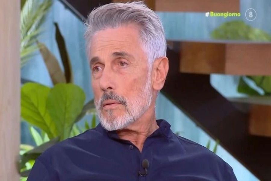 Σταύρος Ζαλμάς: «Την φήμη ότι έπασχα από AIDS την πλήρωσα» Σταύρος Ζαλμάς: «Την φήμη ότι έπασχα από AIDS την πλήρωσα»