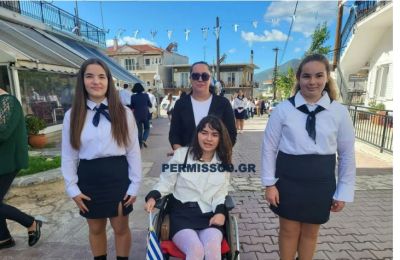 Έκανε παρέλαση η μικρή Αλεξία που τραυματίστηκε στο κεφάλι από σφαίρα