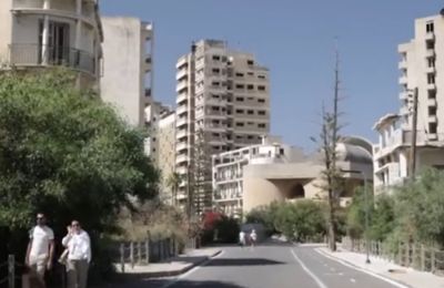 Συνεχίζει ακάθεκτος ο κατακτητής να επιδεικνύει το άψυχο σώμα της Αμμοχώστου ως τρόπαιο και τουριστικό θέαμα