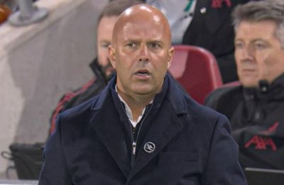 Τα… αχαρτογράφητα νερά στα οποία «κολυμπάει» ο Σλοτ στη Λίβερπουλ