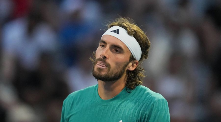 Δεν θα αγωνιστεί στο τουρνουά της Αθήνας ο Τσιτσιπάς