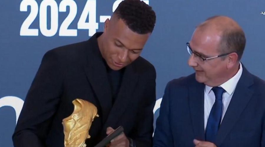 Παρέλαβε το Χρυσό Παπούτσι ο Κιλιάν Εμπαπέ