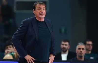 Έξαλλος ο Αταμάν δέχθηκε τεχνική ποινή για διαμαρτυρίες