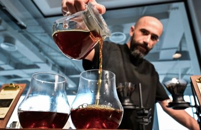 Κατάστημα στο Ντουμπάι θα σερβίρει από τη 1η Νοεμβρίου περίπου 400 φλιτζάνια του πολύτιμου αυτού ροφήματος