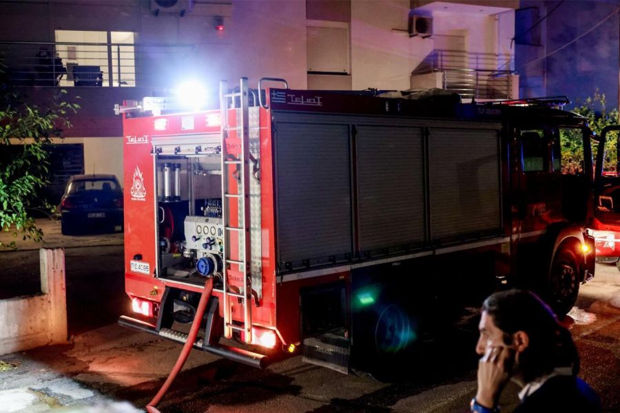 Έβαλε σακούλα στο κεφάλι του αδερφού του και μετά έκαψε το σπίτι Έβαλε σακούλα στο κεφάλι του αδερφού του και μετά έκαψε το σπίτι