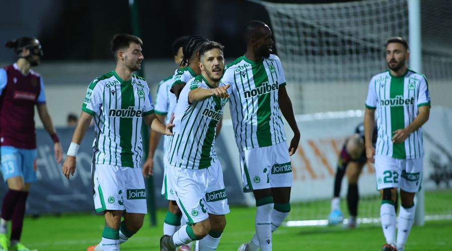 «Καθάρισε» απ’ το τριαντάλεπτο… και ξανά μόνη πρώτη (vid)