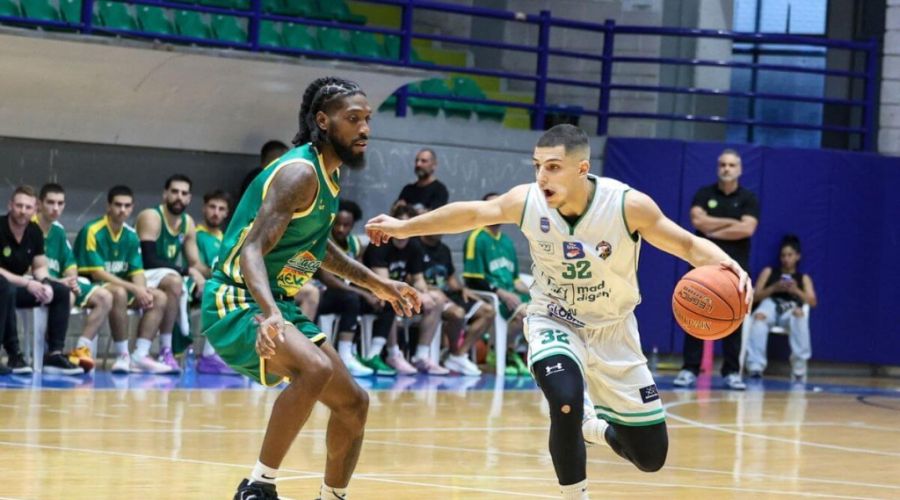 Νίκες για Πετρολίνα ΑΕΚ και TRIA EKA AEΛ