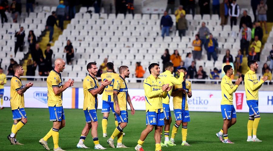 ΑΠΟΕΛ: Δυο εικόνες, μα στο τέλος χαμόγελα