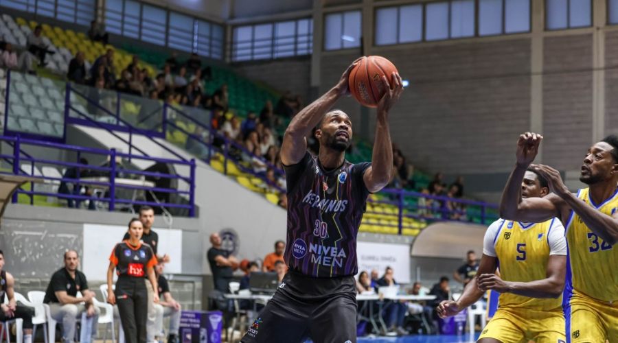 Νικηφόρο πέρασμα του Κεραυνού από το «Λευκόθεο»