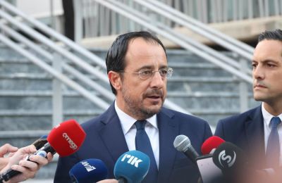 Πρόεδρος: «Φαντασιώσεις» η σύνδεση ανασχηματισμού με ΑΤΑ