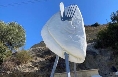 Από την πατάτα στο χαλούμι - Το νέο viral μνημείο της Κύπρου