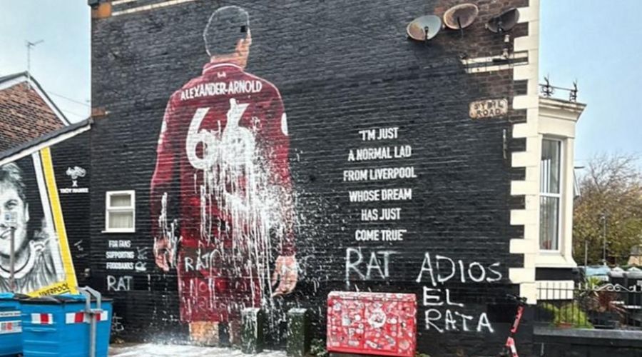 Βανδάλισαν το γκράφιτι για τον Άρνολντ πριν το Λίβερπουλ-Ρεάλ