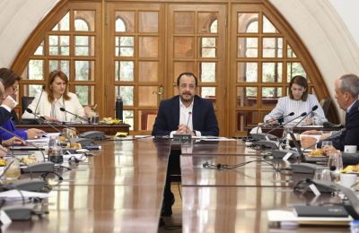 Η κα Σοφία Κλεόπα Χατζηκυριάκου για σειρά ετών υπηρέτησε ως Δικαστής και διετέλεσε, μεταξύ άλλων, ως Πρόεδρος Επαρχιακού Δικαστηρίου