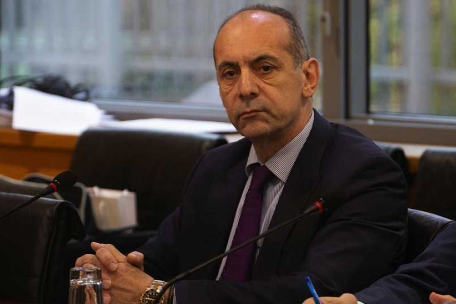 Κόντρα Χαρτσιώτη με βουλευτές του ΑΚΕΛ