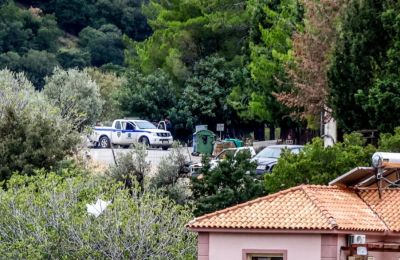 Τα τρία αδέλφια βρίσκονταν σε περιοχή του Ηρακλείου και η δικηγόρος που τους εκπροσωπεί επικοινώνησε με την Ελληνική Αστυνομία