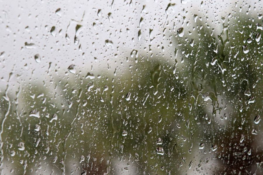 Σκόνη, βροχές και 30άρι στο «μενού» του καιρού