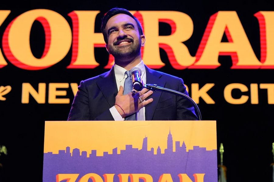 Ο «χειρότερος εφιάλτης του Τραμπ» κέρδισε τις εκλογές στη Νέα Υόρκη