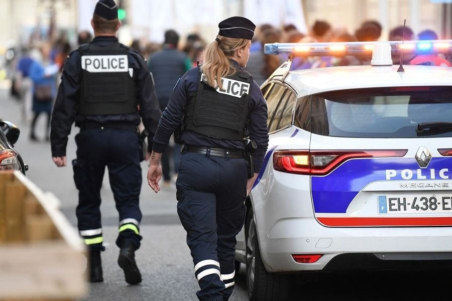 Αυτοκίνητο έπεσε σε πλήθος στο νησί Ολερόν της Γαλλίας