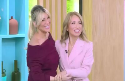 Η Κατερίνα Καινούργιου συναντήθηκε τηλεοπτικά μετά από 11 χρόνια με την Μαρία Ηλιάκη