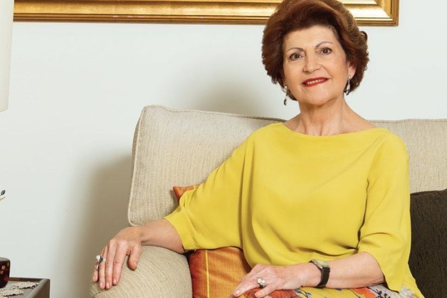 Η Ανδρούλλα Βασιλείου τρολάρει την «καημένη την υπουργό μας»