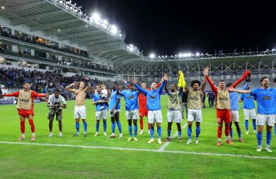 Ξέφρενα πανηγύρια για την ιστορική νίκη (vid)