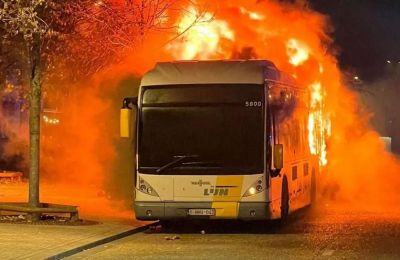 Φωτιά σε λεωφορείο οπαδών της Μπαρτσελόνα 