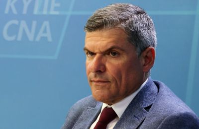 «Αν ο Πρόεδρος θεωρεί ότι προσφέρω, μένω. Αν όχι, φεύγω»