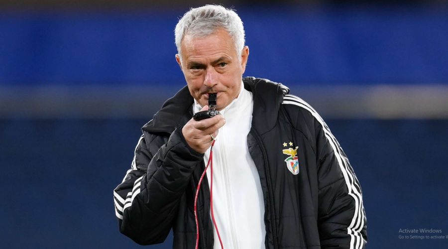 Μουρίνιο: «Δεν τρέφω και πολλή αγάπη για τον διαιτητή»