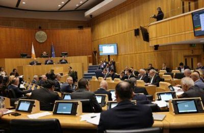 Με εντάσεις ψηφίστηκε ο νόμος για Κέντρα Αποθεραπείας- Αποκατάστασης